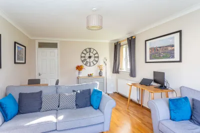 1 East Court, Ravelston House Park, Edinburgh, Midlothian, EH4 3LZ - image 3