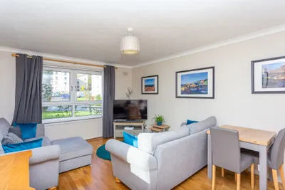 1 East Court, Ravelston House Park, Edinburgh, Midlothian, EH4 3LZ - image 2