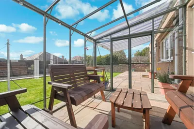 27 Craigs Avenue,
Edinburgh,
EH12 8HS - image 12
