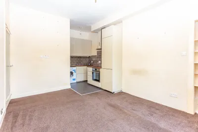 6/9 Lyne Street,
Edinburgh,
EH7 5DW - image 3