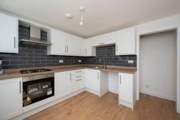10/4 Saughton Mains Terrace, Edinburgh, EH11 3NT