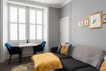 58 (1F2, Broughton Road, Edinburgh, EH7 4EF