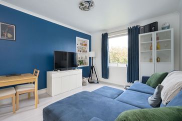 229/6 Calder Road, Edinburgh, EH11 4RG