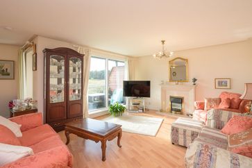 5/3 Brighouse Park Crescent,  Edinburgh EH4 6QS