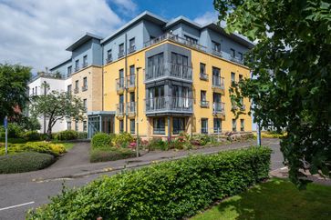36, Flat 8, Barnton Grove, EDINBURGH, EH4 6EJ